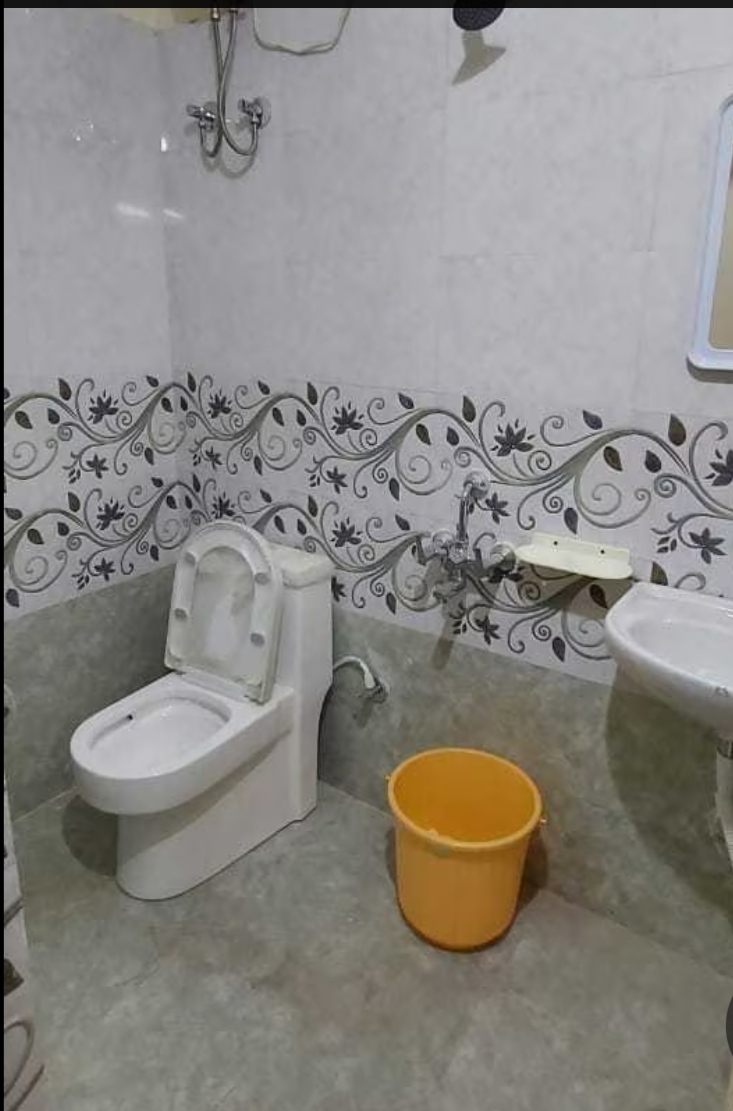 Eshwar Grand Men's PG — photo 1