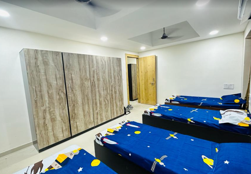 JOV LIVING PG — photo 1