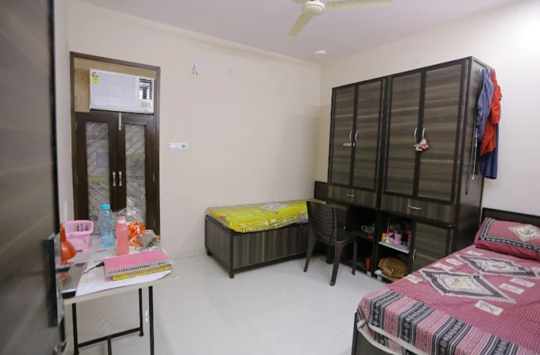 Students home pg — photo 3