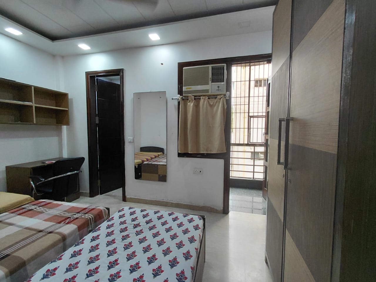 RK HOMES girls PG — photo 1