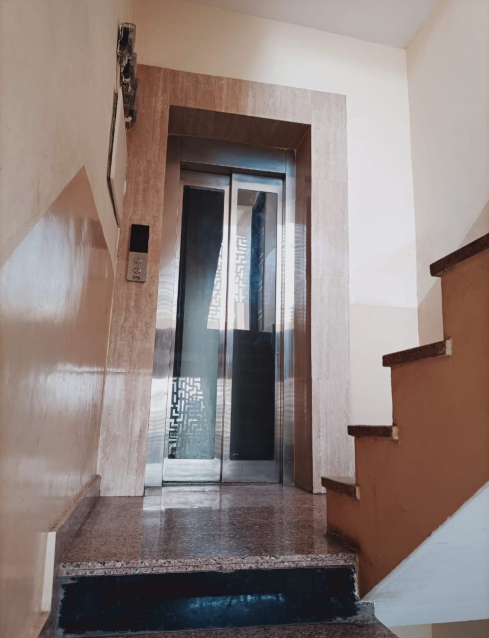 ADS PG — photo 1