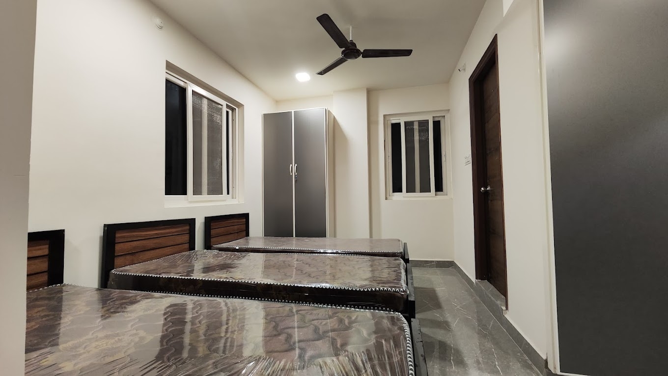 NKR LUXURY MEN'S PG ACCOMMODATION — photo 2
