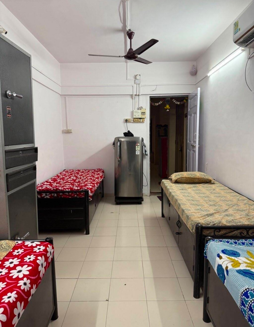 Tushar's mumbai paying guest house — photo 5