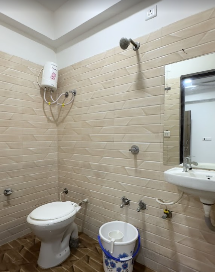 ROYAL HOMES PG — photo 1