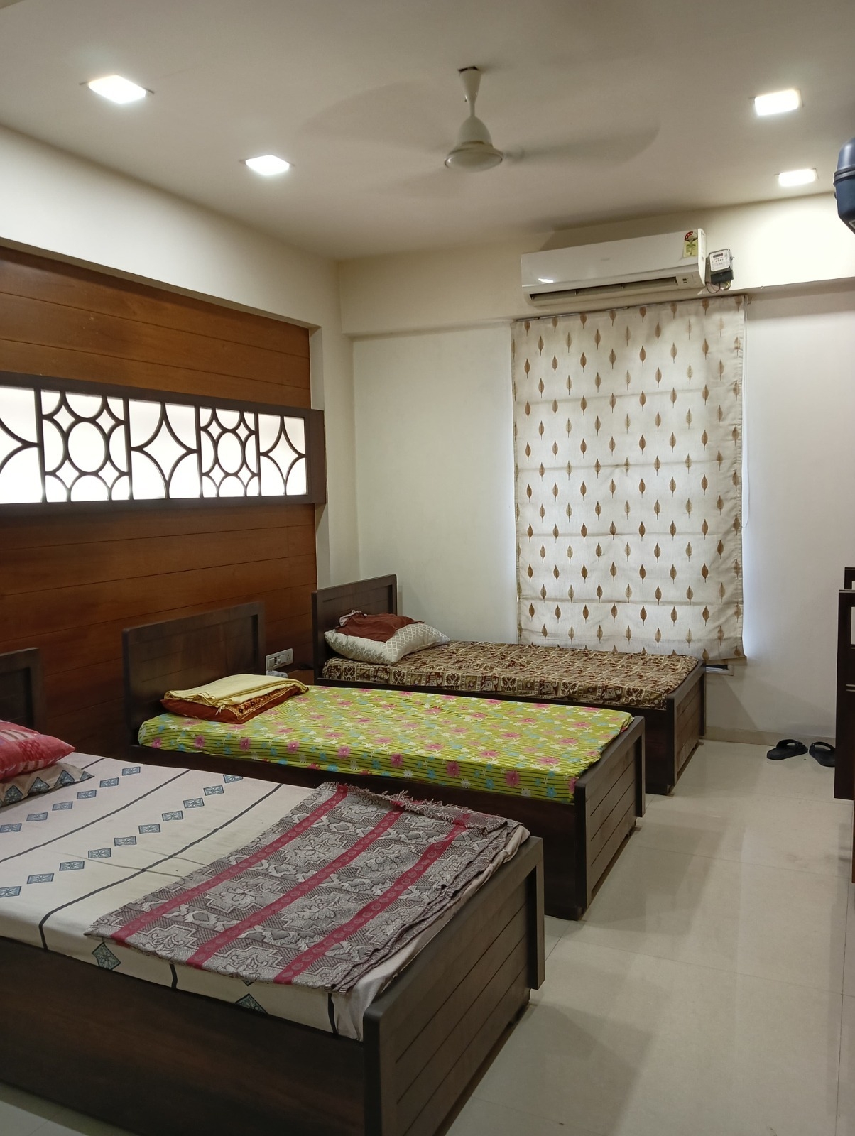 Dr. house paying guest house — photo 5