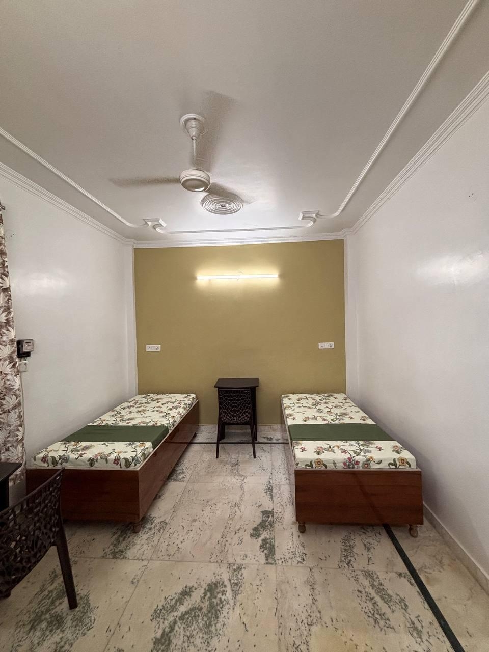 DU INN ROYAL HOUSE BOY'S — photo 3