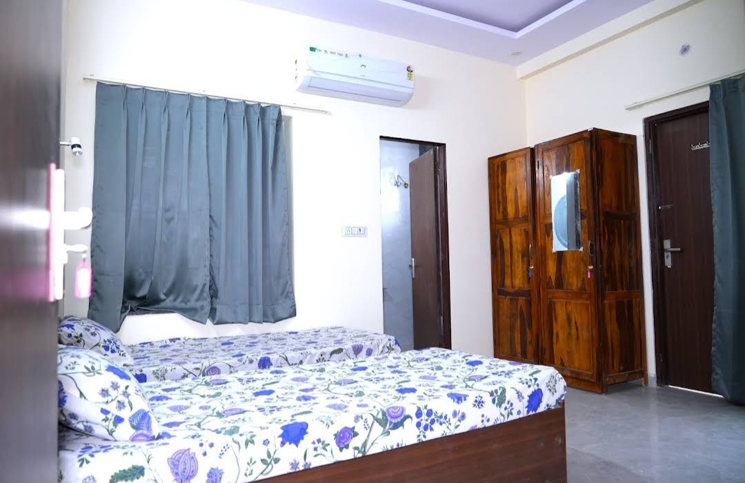 Gupta's Girls Hostel — photo 1