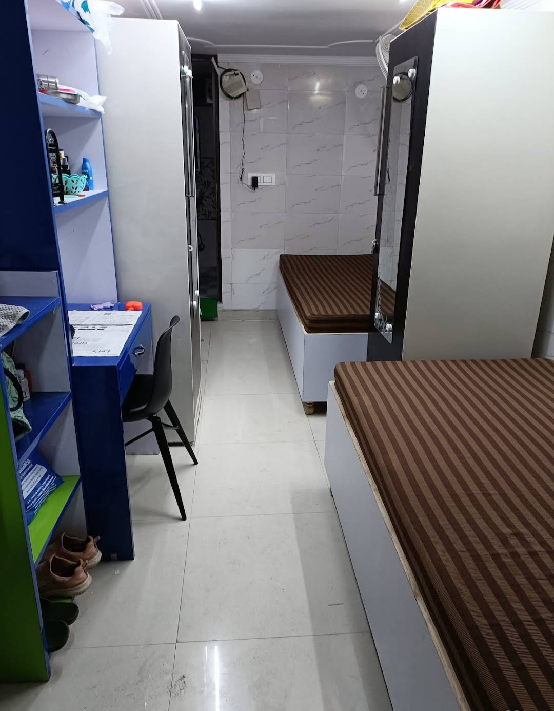 GUPTAS PG — photo 1