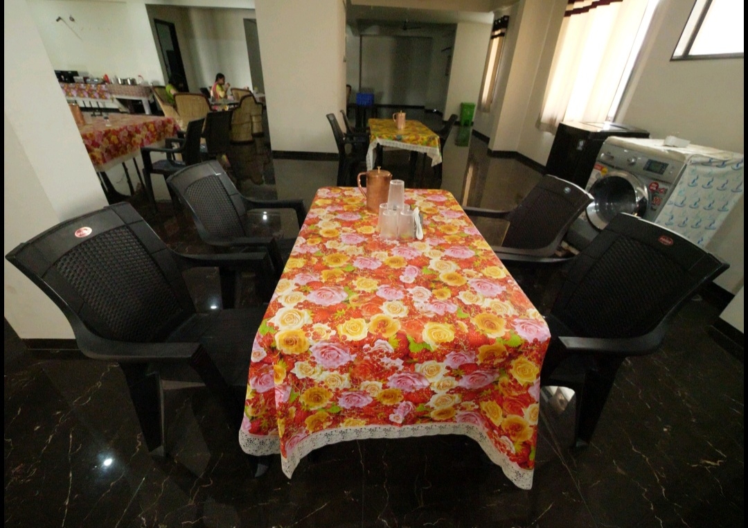 Aluxor Girls Pg — photo 3