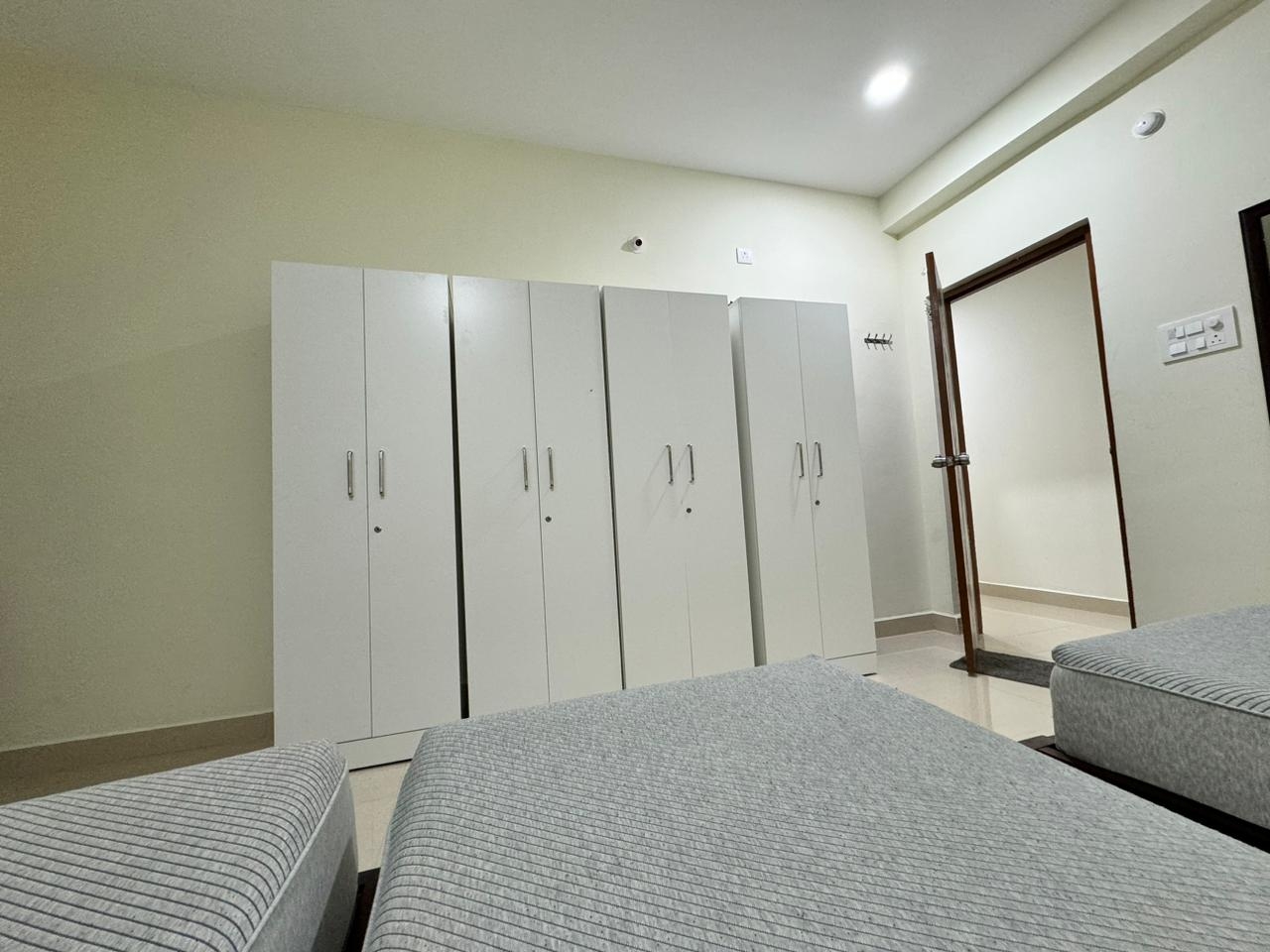 My Space Mens PG — photo 1