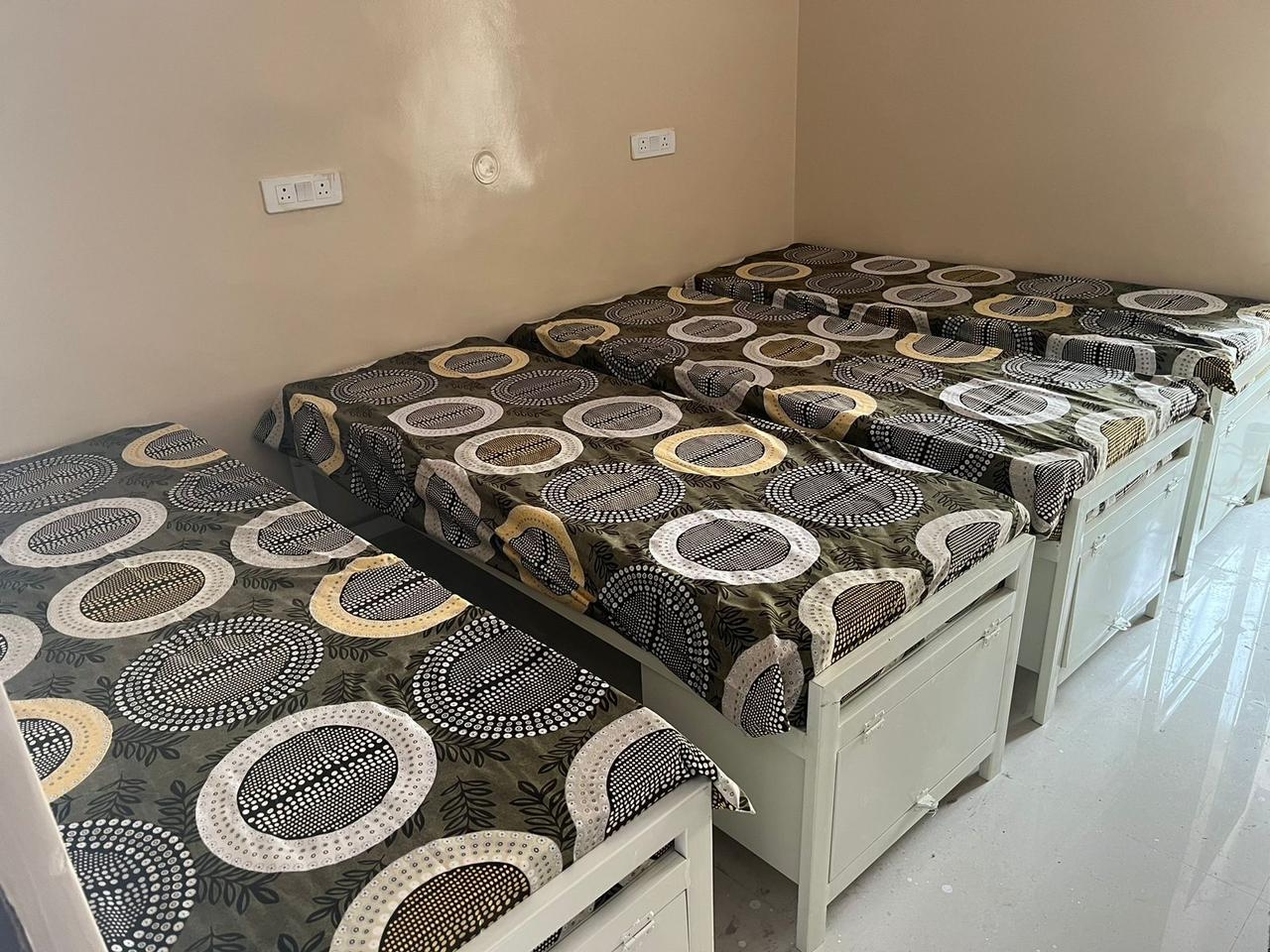 Aarush men's luxury pg accommodation — photo 2