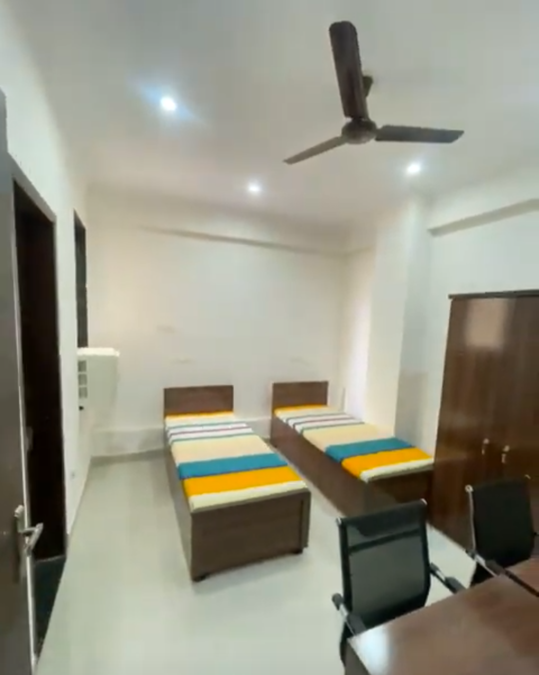 YELLOW RIBBON HOSTEL — photo 1