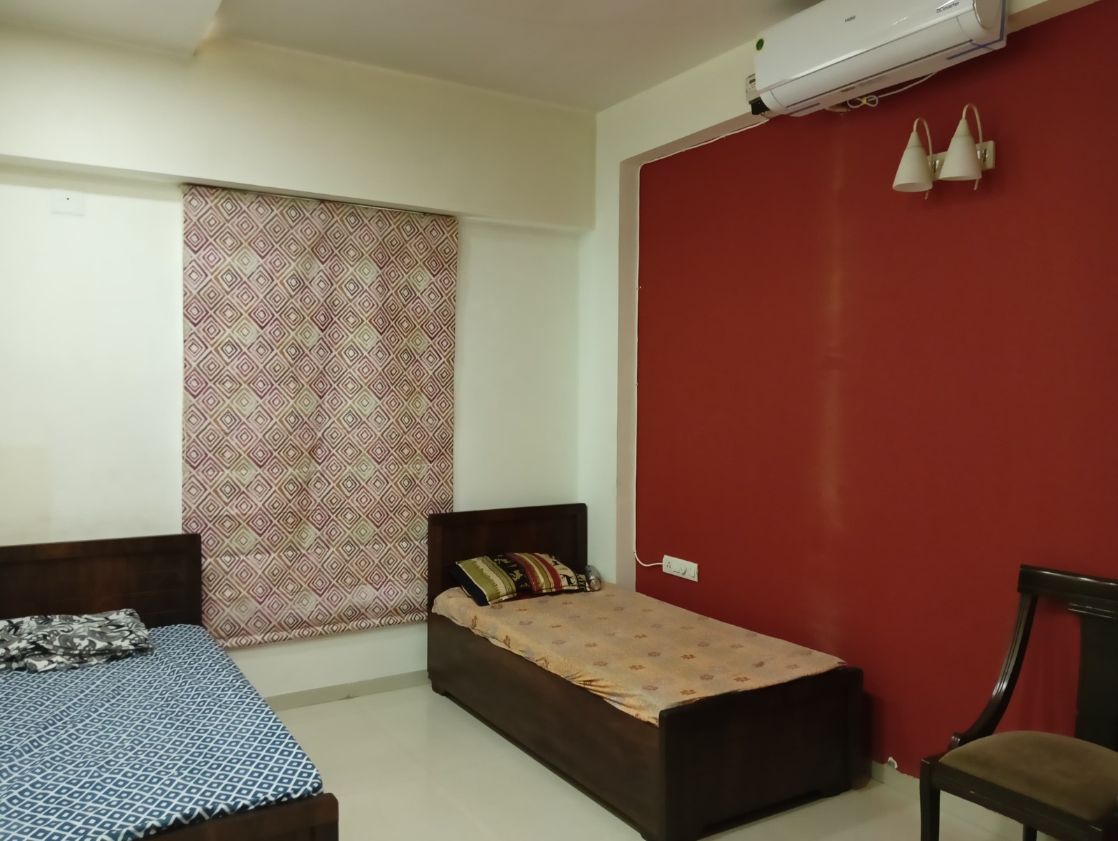 Dr. house paying guest house — photo 3