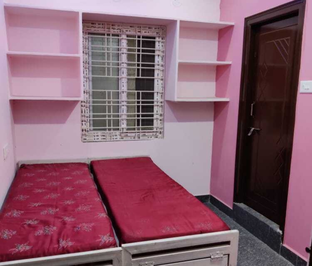 Radha Krishna Women's Luxury PG Accommodation — photo 2