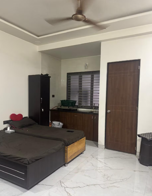 GIRLS SECOND HOME PG — photo 5