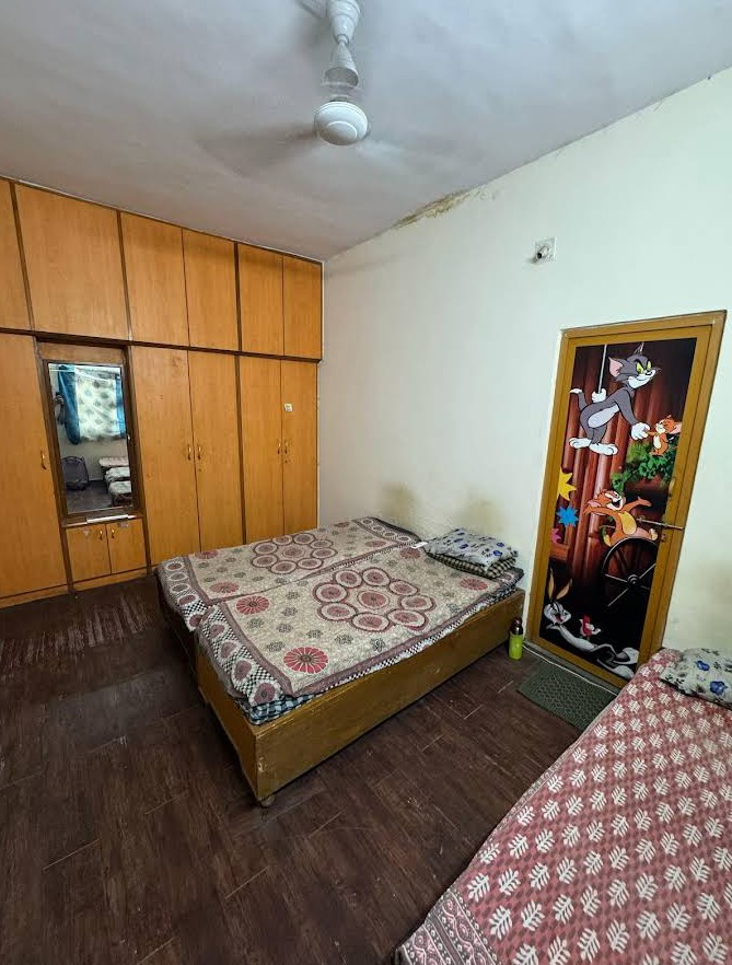 R Living paying guest boy's PG — photo 1