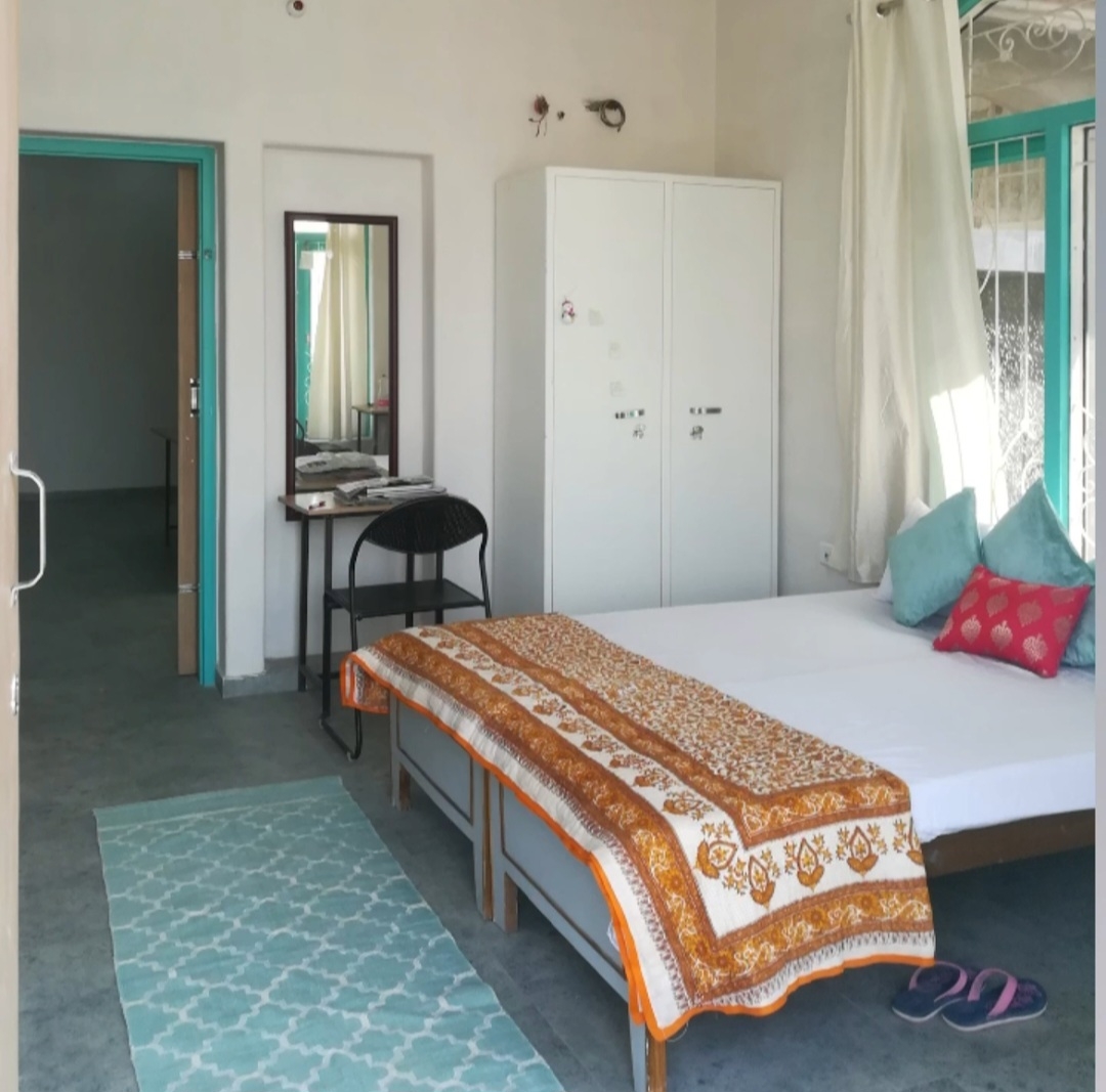 Housing Girls Pg — photo 5