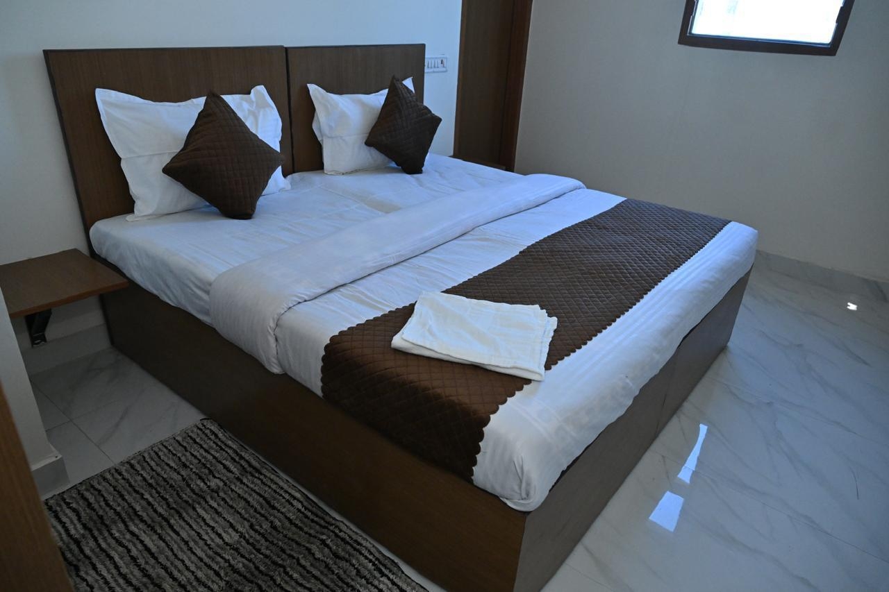 Divine Stay — photo 3