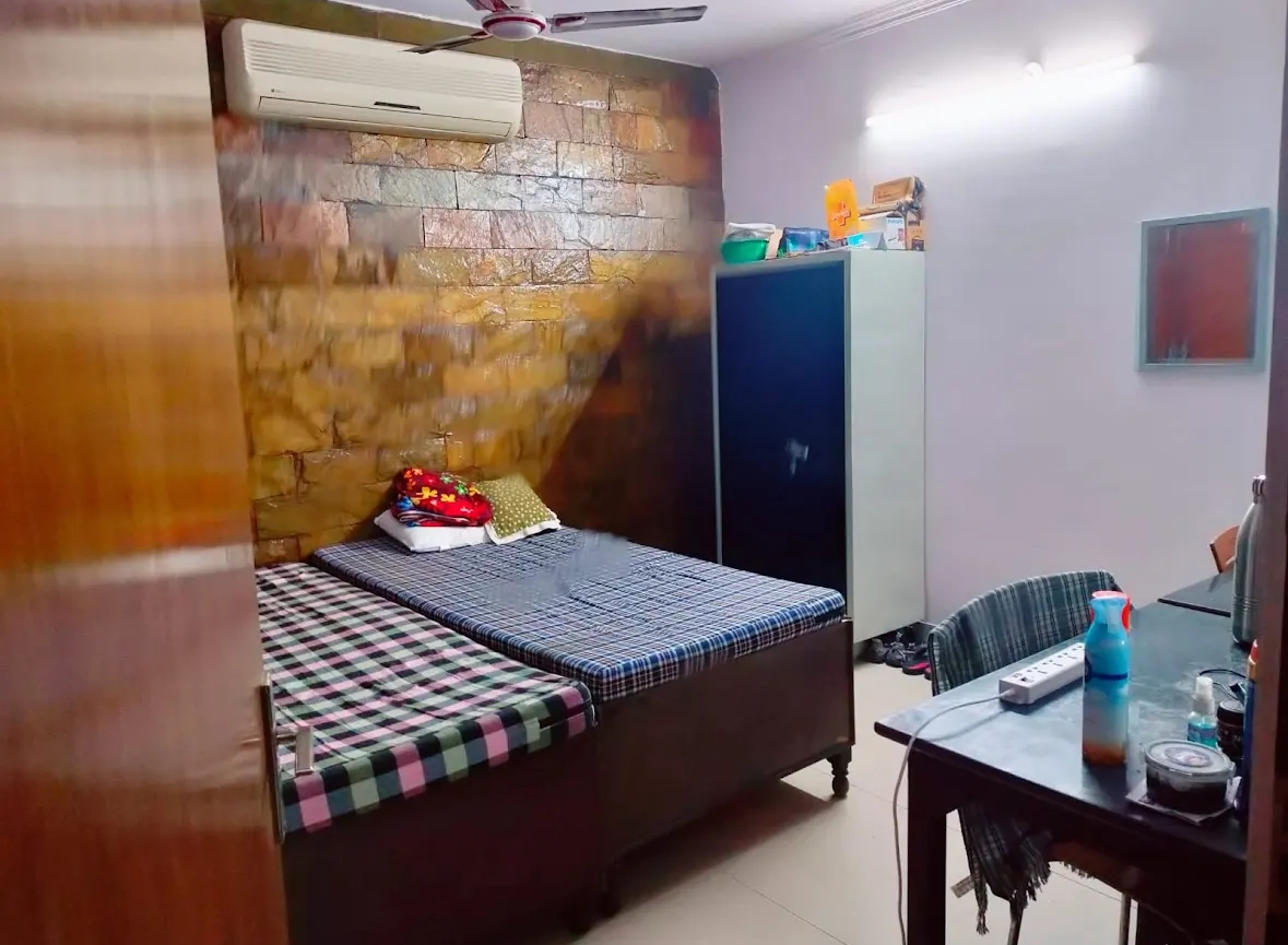 Home Stay Boys And Girls — photo 3