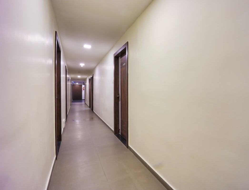 BACHELOR ZONE PG — photo 3