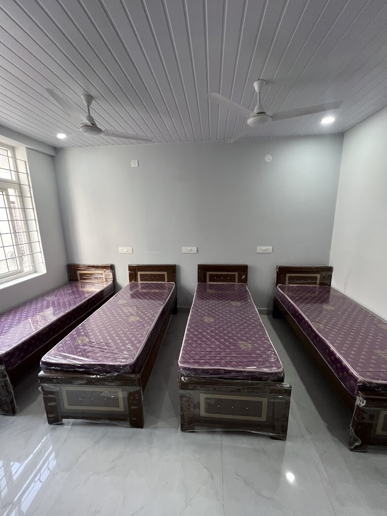 SRI LAKSHMI LUXURIOUS WOMENS PG — photo 1