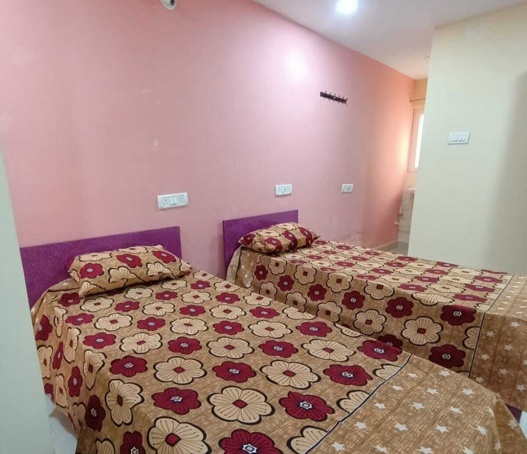 Raghavendra Luxury Women's Pg — photo 1